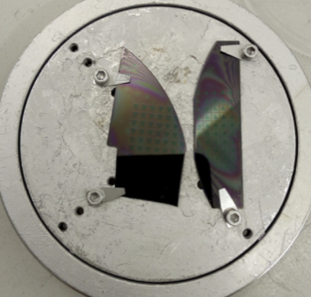 Transistores MOSFET sobre oblea de silicio