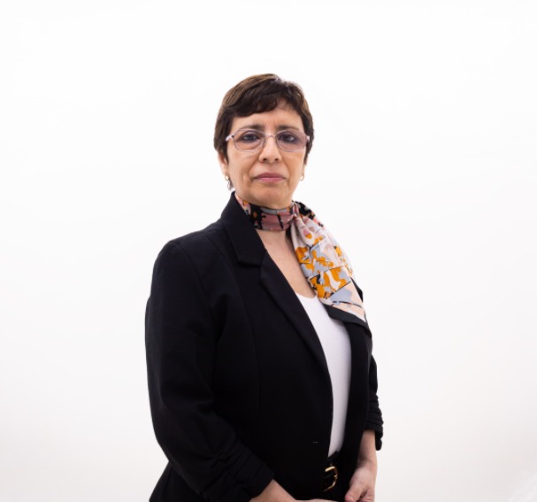 Elena Flores