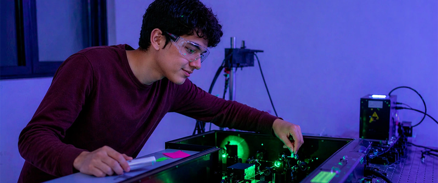 estudiante de la nueva carrera de física de UTEC