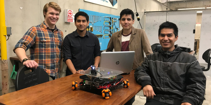 proyecto de robótica omnidireccional de estudiantes de utec